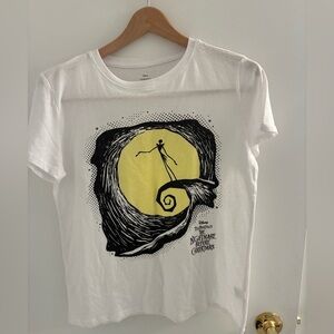 Disney Nightmare Before Christmas Graphic Tee - NWOT. Size Large